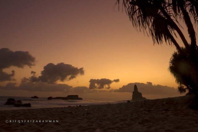 Pantai Buyutan Pacitan