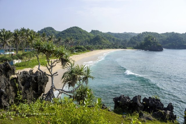 Pantai Srau Pacitan