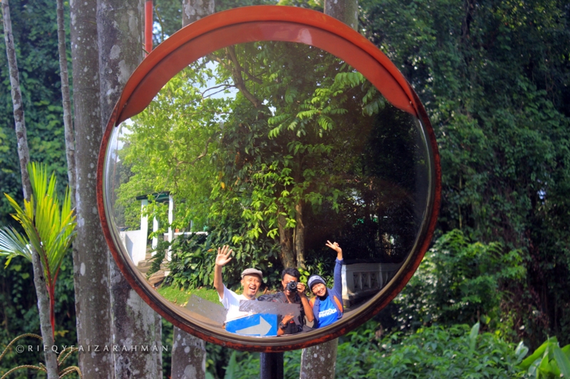 Cermin di Kebun Raya Bogor