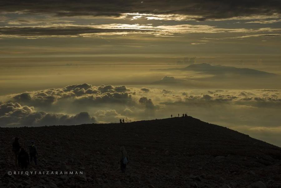 Lautan awan puncak Mahameru