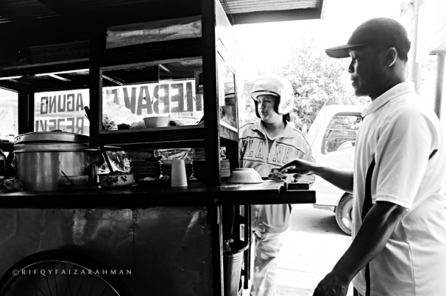 Pak Sugiyanto, penjual bakso asli dari Sragen, Jawa Tengah