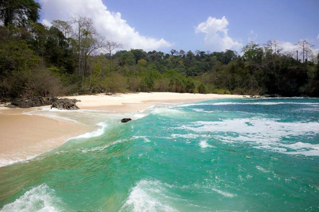 Pantai Teluk Hijau (Green Bay)