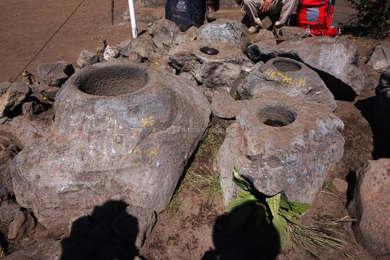 Situs kenteng atau lupmang di puncak Kenteng Songo yang jumlahnya tak sampai sembilan