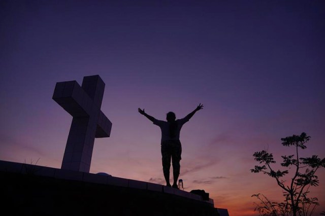 Senja di Bukit Tanjung Kajuwulu