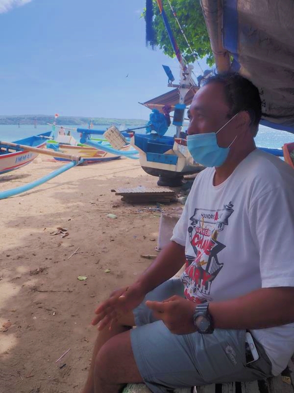 Nyoman Sudiarta (55 tahun), ketua kelompok nelayan Baruna Samanjaya di Pantai Kelan, Kelurahan Tuban, Kecamatan Kuta, Kabupaten Badung. (FOTO: Rifqy Faiza Rahman)