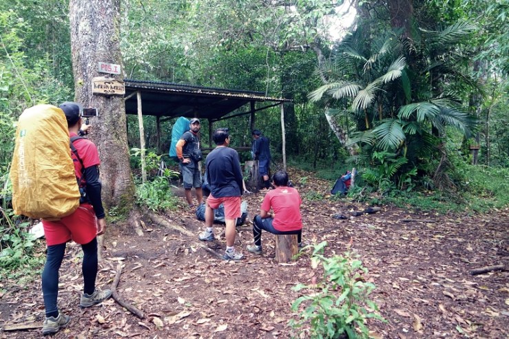 Pos 1 Kerun-Kerun Gunung Lawu Jalur Singolangu